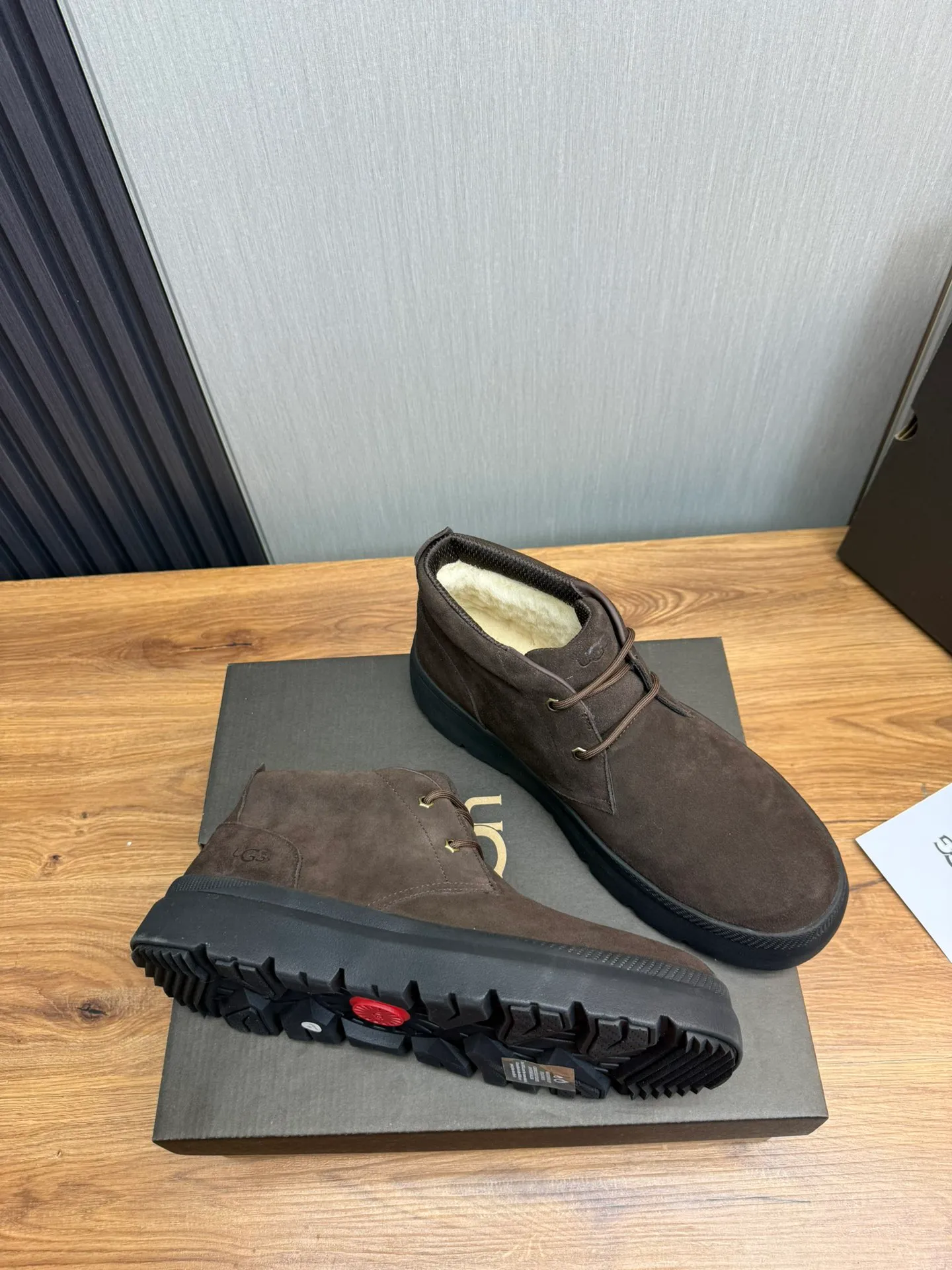 Men's shoes 💰480💰 [UGG] Hot winter warm boots 🐑Purely hand-stitched! Simple and stylish design, frosted cowhide➕Comfortable and warm wool➕UGG original outsole‼ ️Soft and comfortable to wear, good warmth retention, and excellent foot feel. Regular size 41-47